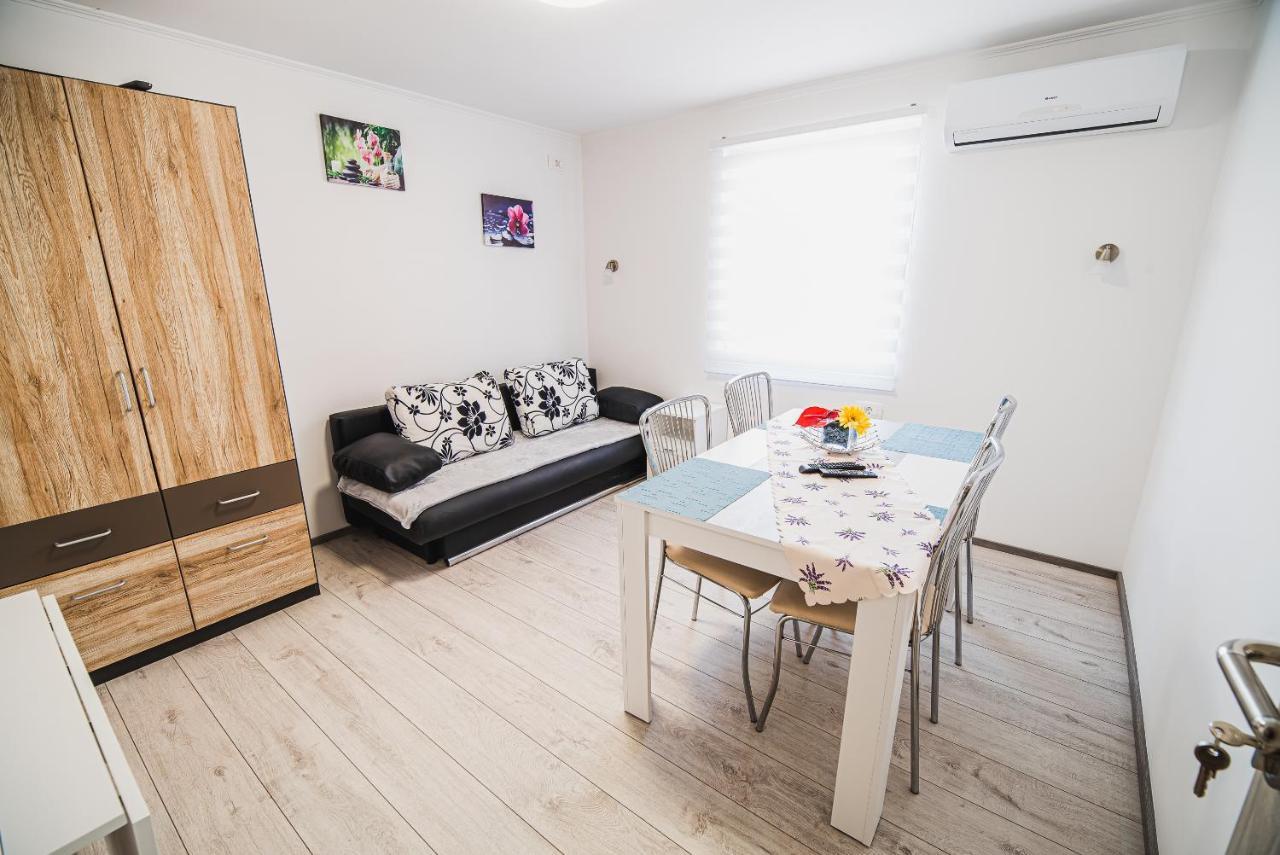 Cuderland -Cukr Apartment โคบาริด ภายนอก รูปภาพ